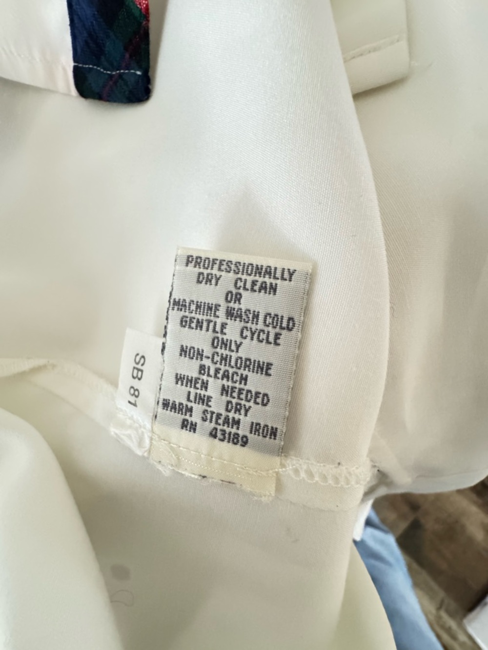 Richard Malcom Colorblock Linen Blazer in Cream, Tan & Black - Picture 8 of 8
